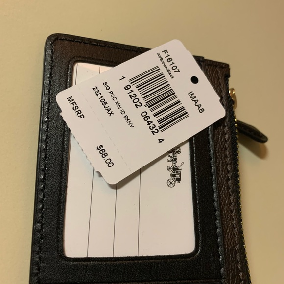 Coach Credit Card Holder - Picture 3 of 4